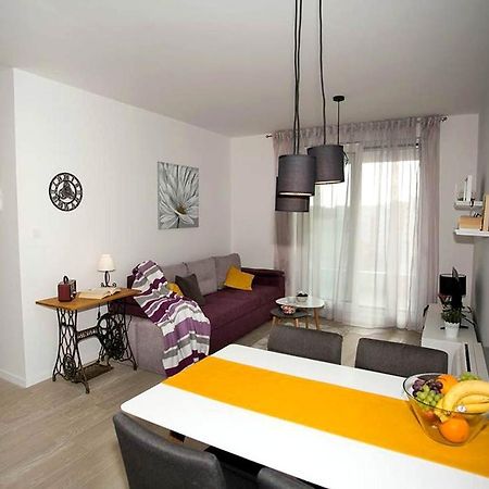 Apartment Sweet Daisy With Parking Задар Екстериор снимка