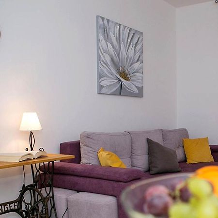 Apartment Sweet Daisy With Parking Задар Екстериор снимка