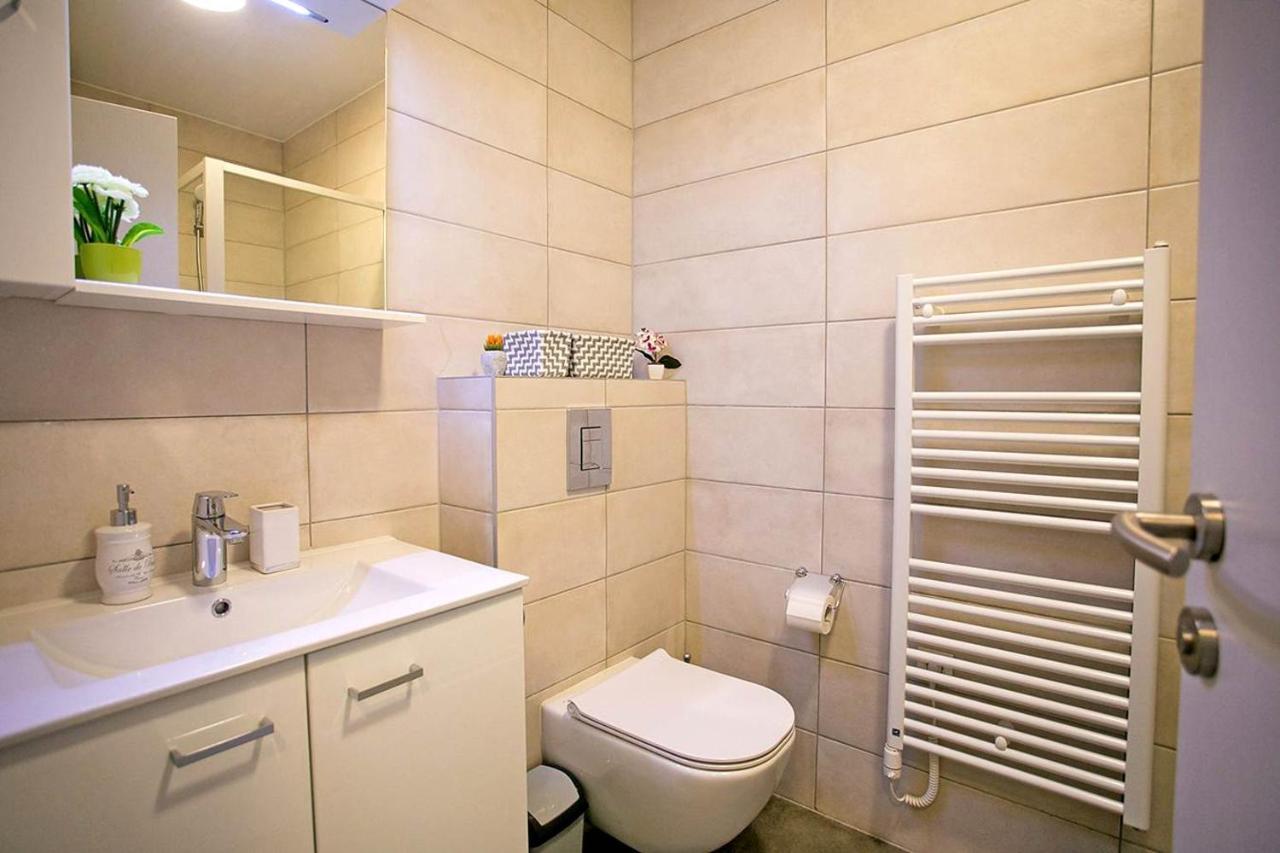 Apartment Sweet Daisy With Parking Задар Екстериор снимка