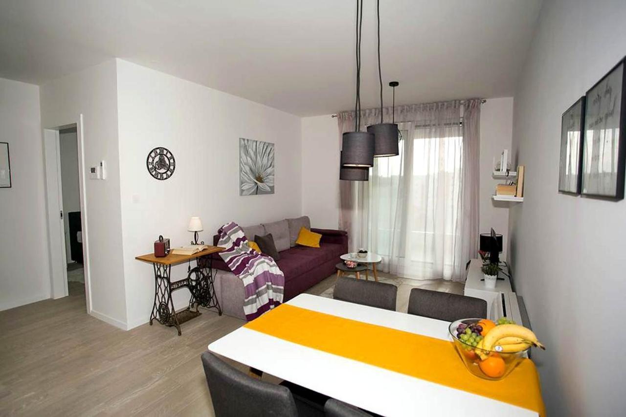 Apartment Sweet Daisy With Parking Задар Екстериор снимка