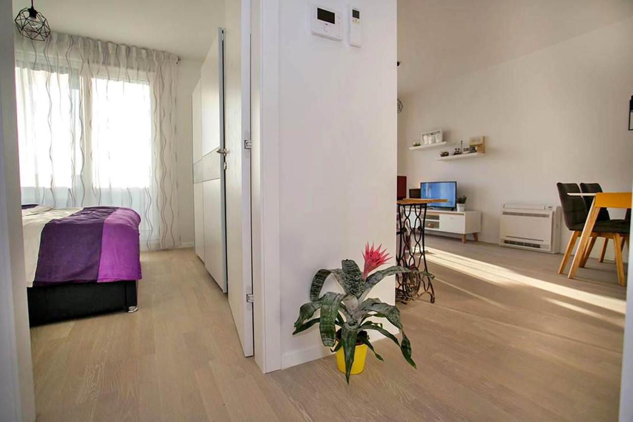 Apartment Sweet Daisy With Parking Задар Екстериор снимка