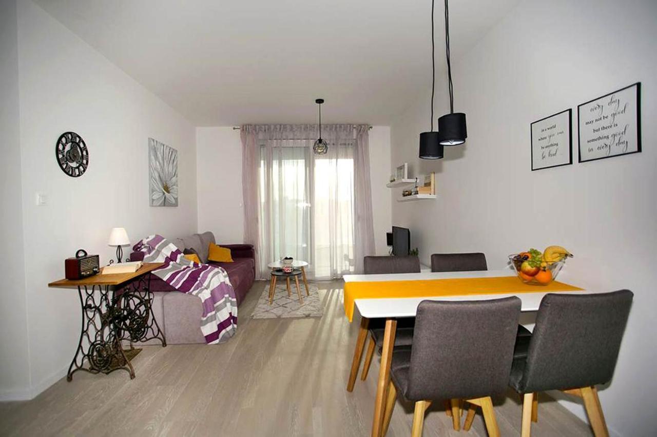 Apartment Sweet Daisy With Parking Задар Екстериор снимка